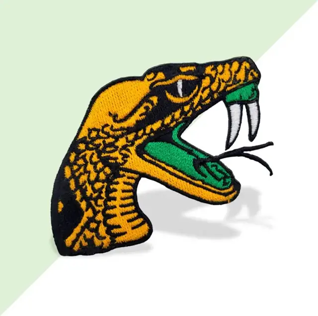 Gesticktes Patch nach Wunsch: Konturgeschnittenes Maskottchenkopf-Patch